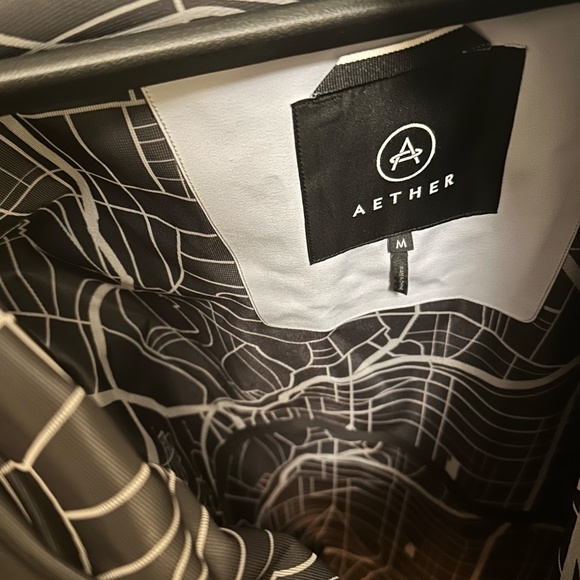 Aether Anorak - Picture 3 of 3